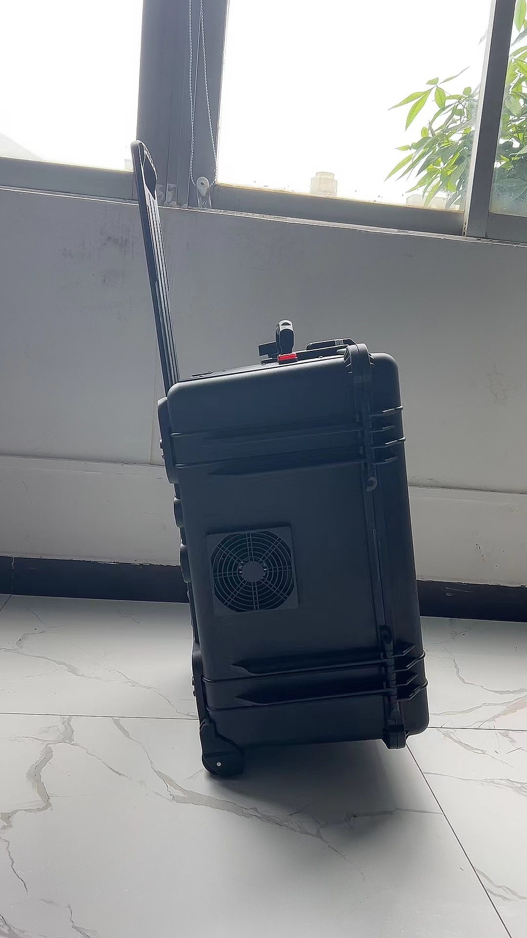 同心手拉箱型移动通信干扰器